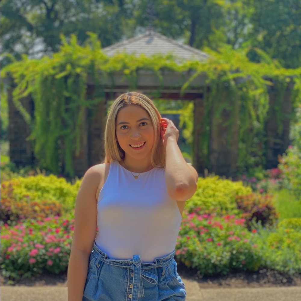 Meet your Posher, Sarahi